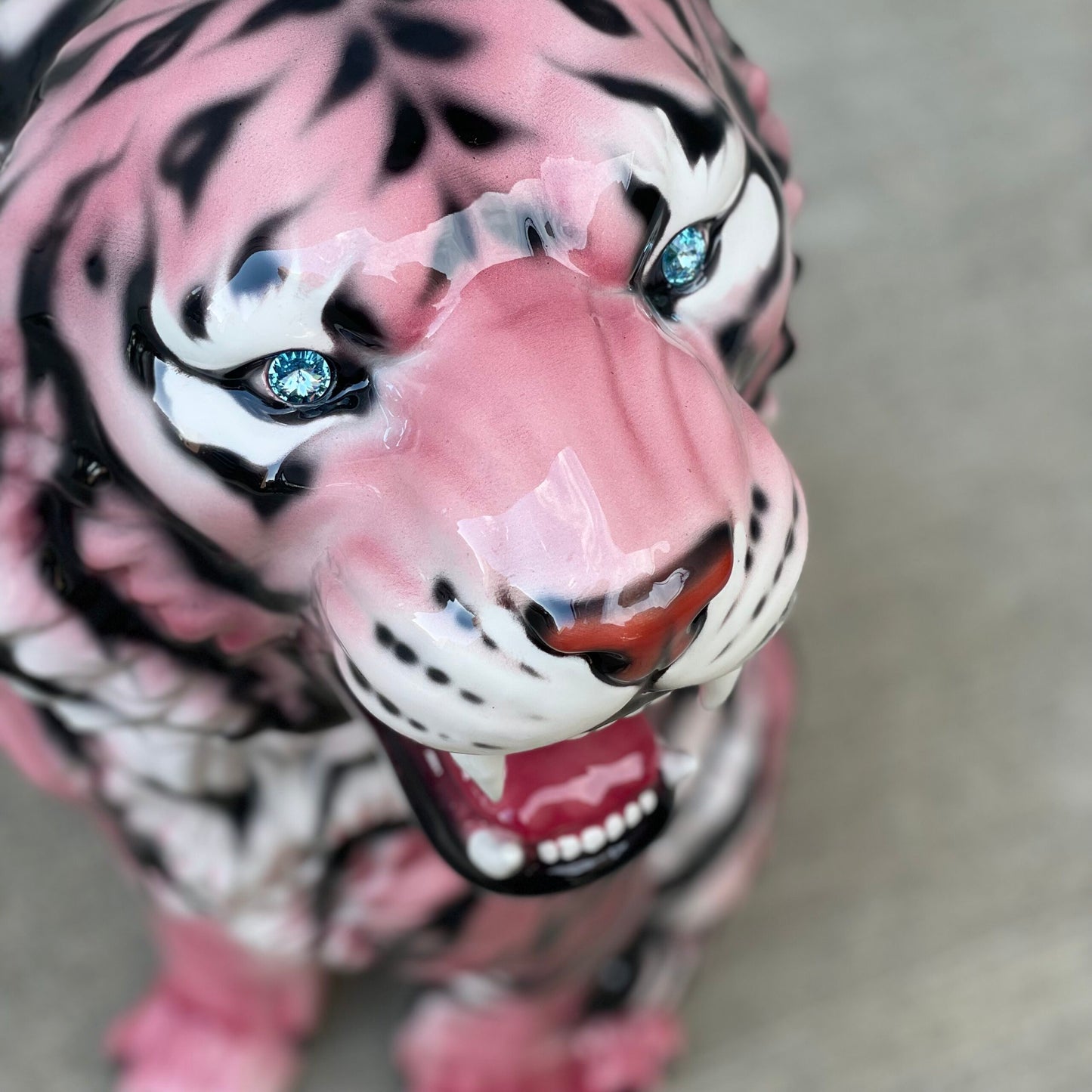 Porselen "Rosa Tiger" 92 cm XL. Bestilling!
