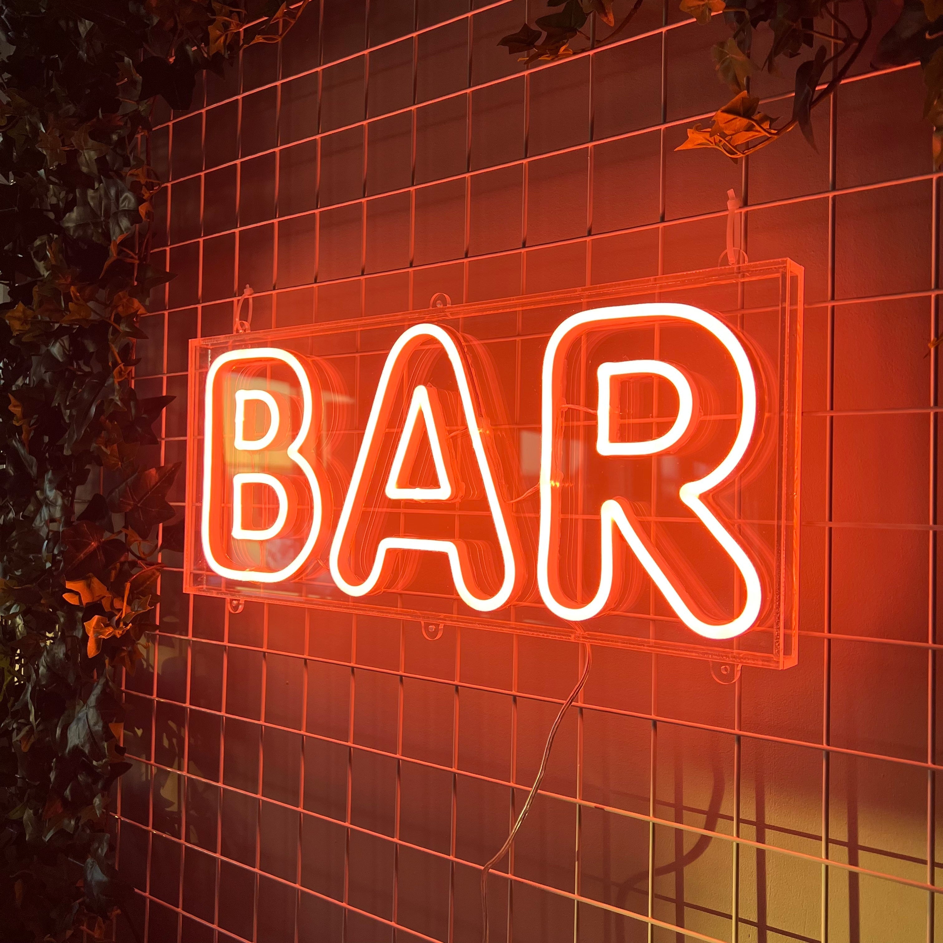 Neonskilt "BAR" Utendørs. Bestilling!