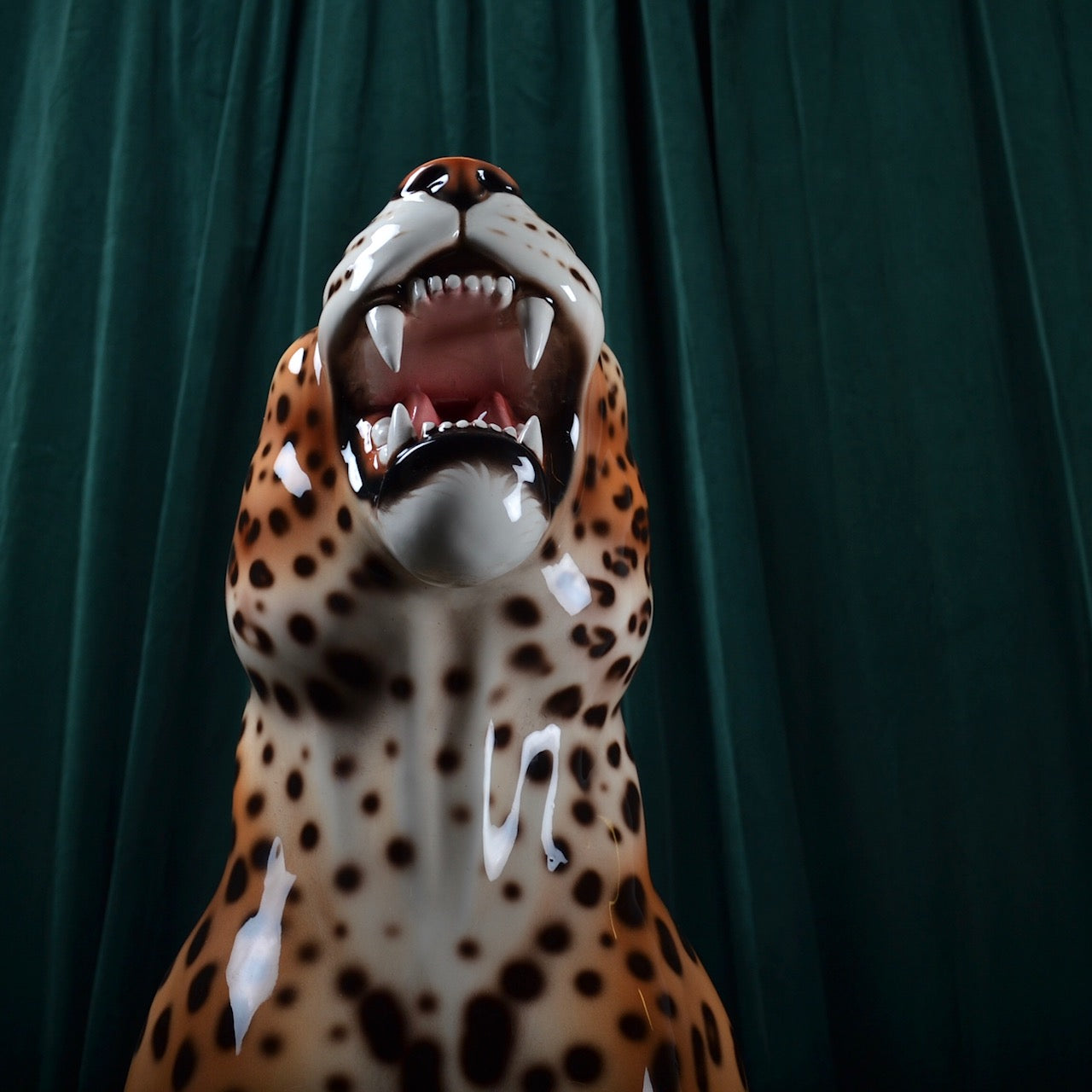 Porselen "Leopard" XXL 96 cm. Bestilling