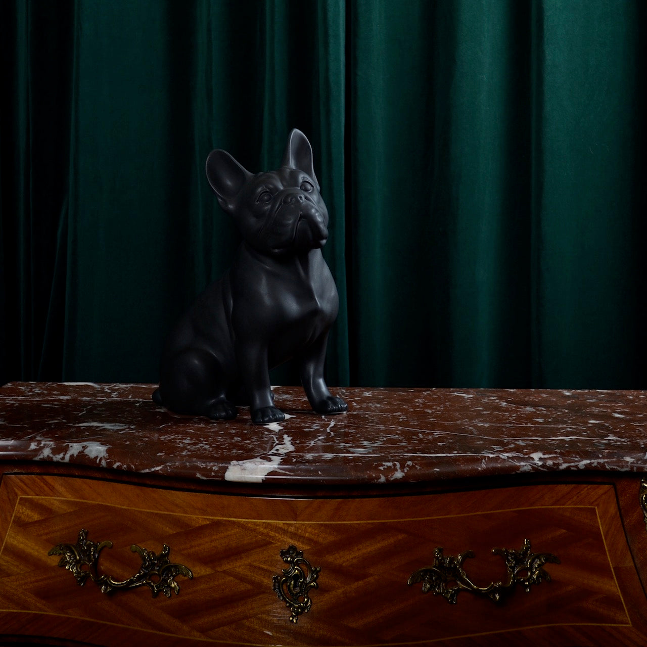 Porselen "Franskbulldog" Svart matt 34cm