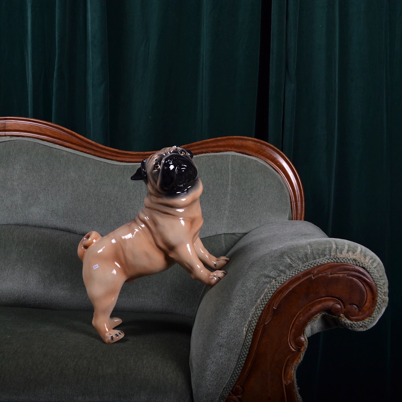 Porselen "Mops" 36x29cm Bestilling!