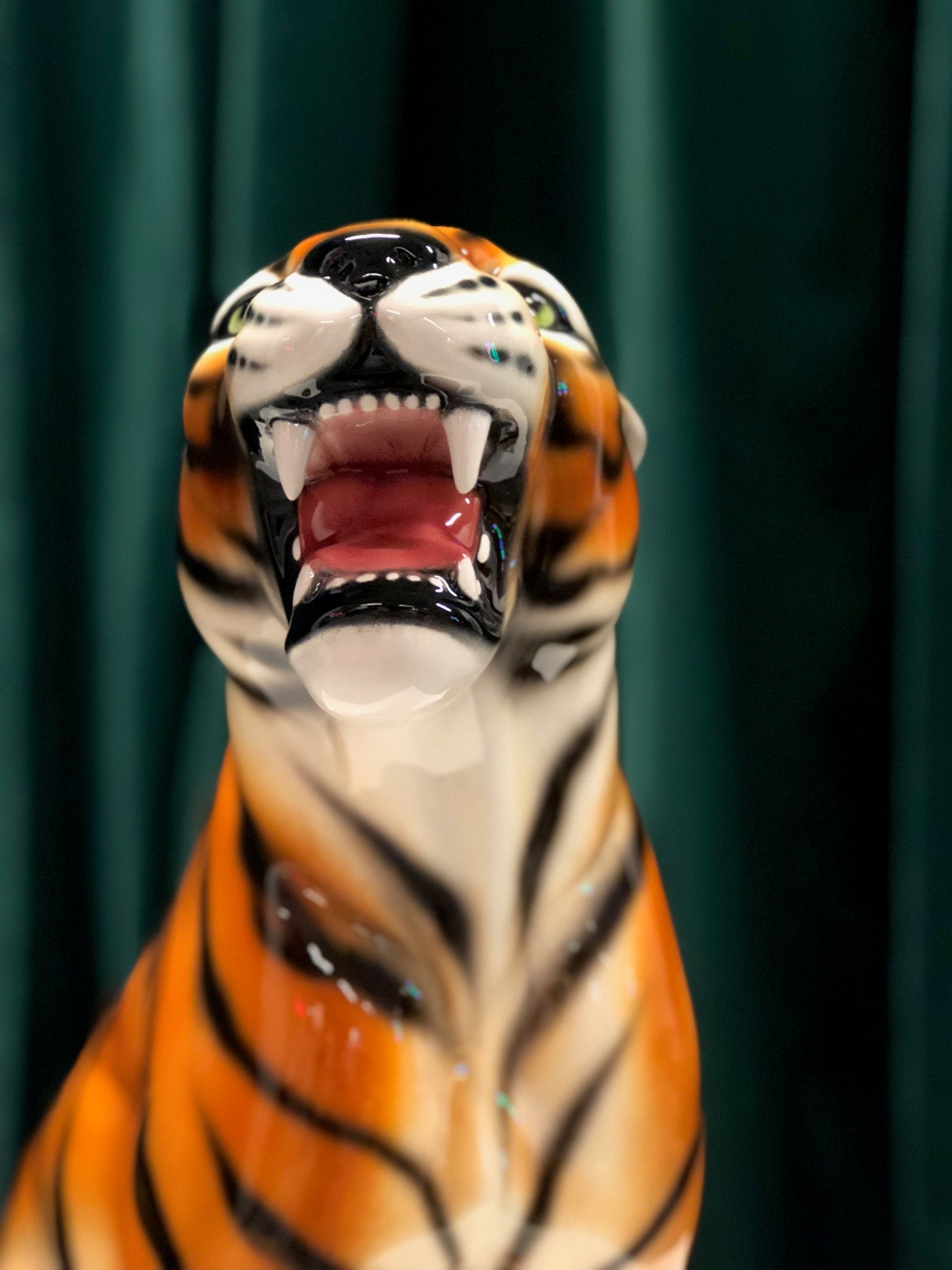 Porselen "Tiger" M, 45 cm. Bestilling!