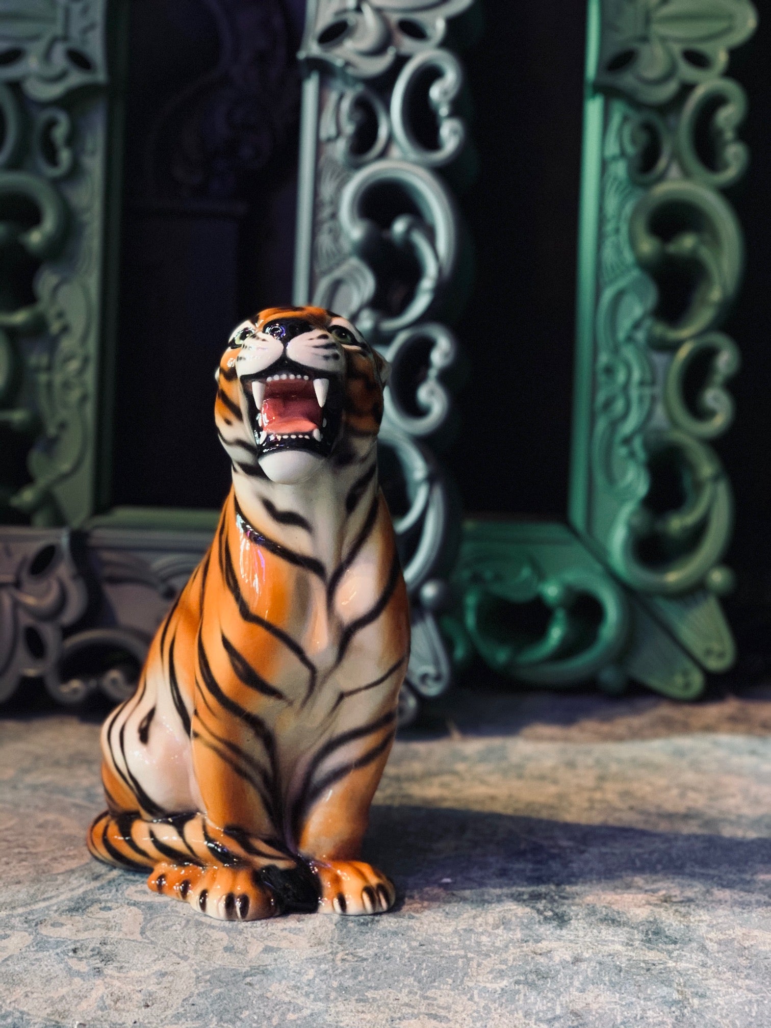 Porselen "Tiger" M, 45 cm. Bestilling!