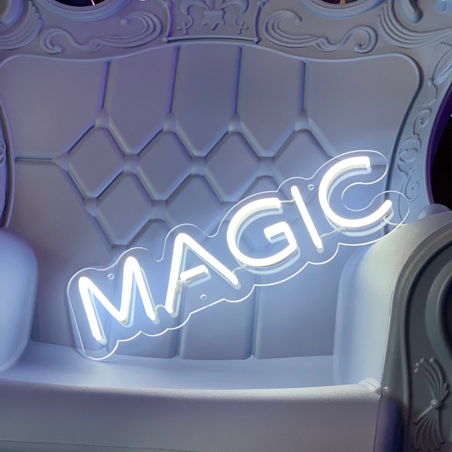 "MAGIC" 56x17cm. LED NEONSKILT. Bestilling!