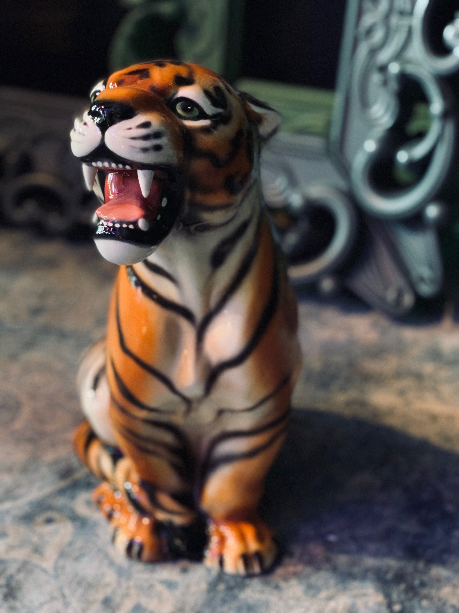 Porselen "Tiger" M, 45 cm. Bestilling!