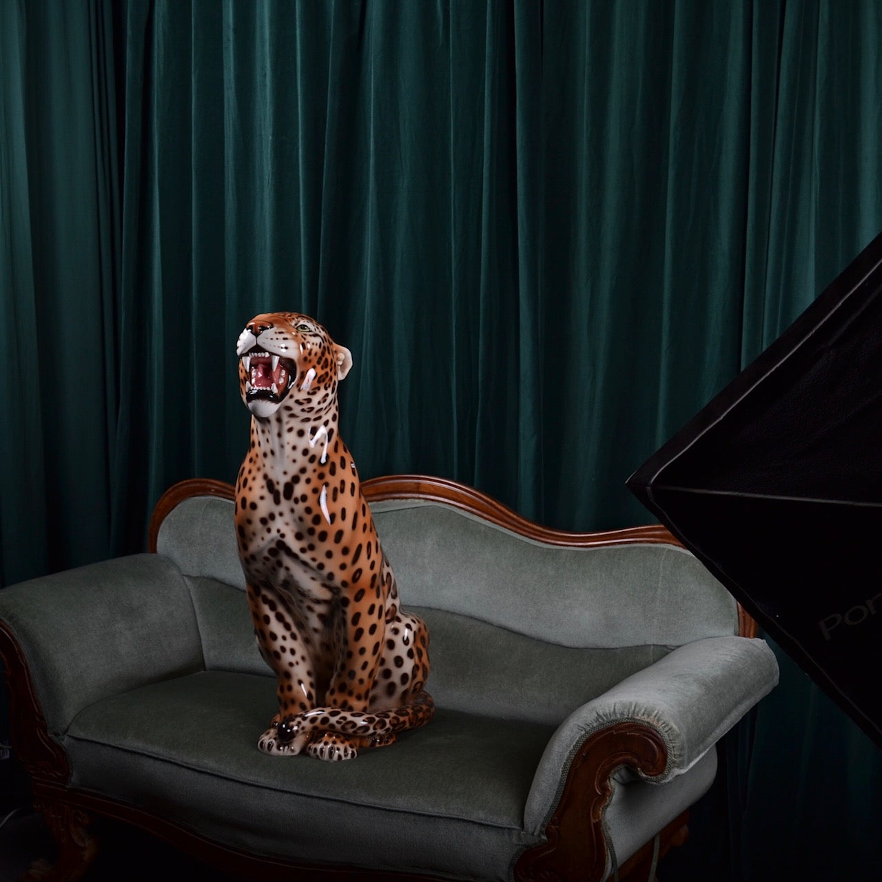 Porselen "Leopard" XXL 96 cm. Bestilling
