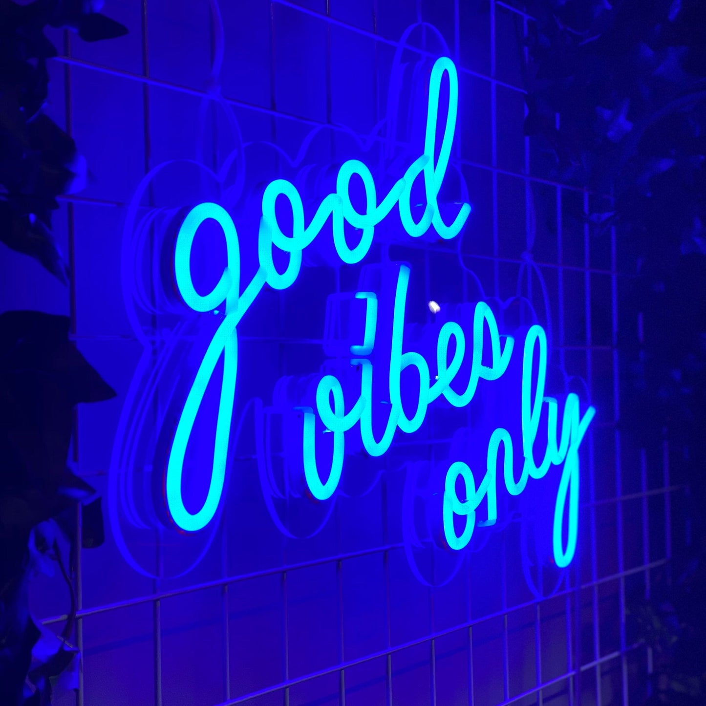 Neonskilt "good vibes only" 52x36cm - Blue