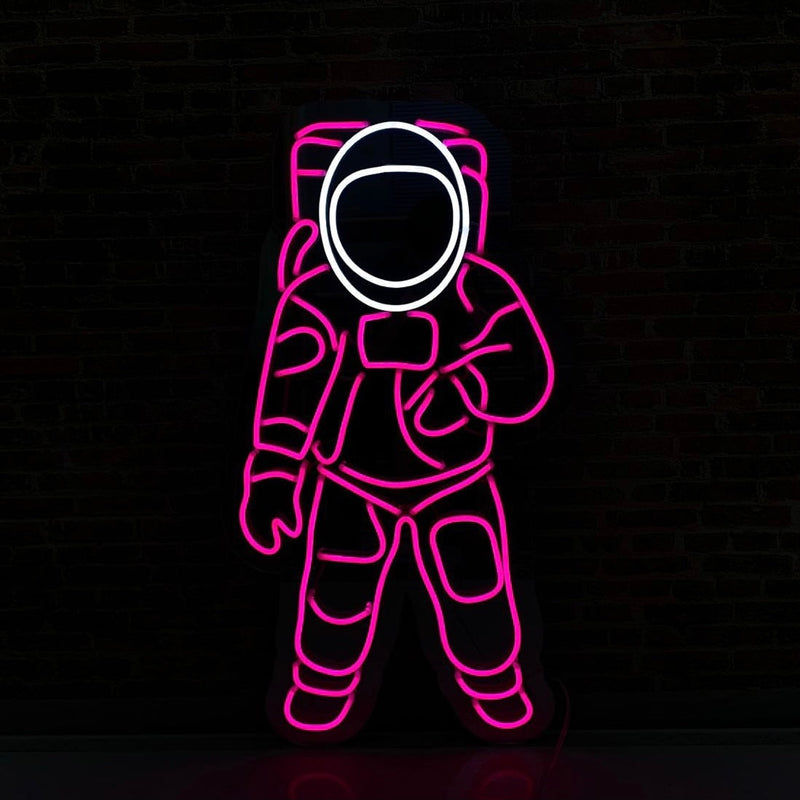 Neonskilt "SPACEMAN" Speil. Hot pink