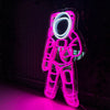 Neonskilt "SPACEMAN" Speil. Hot pink