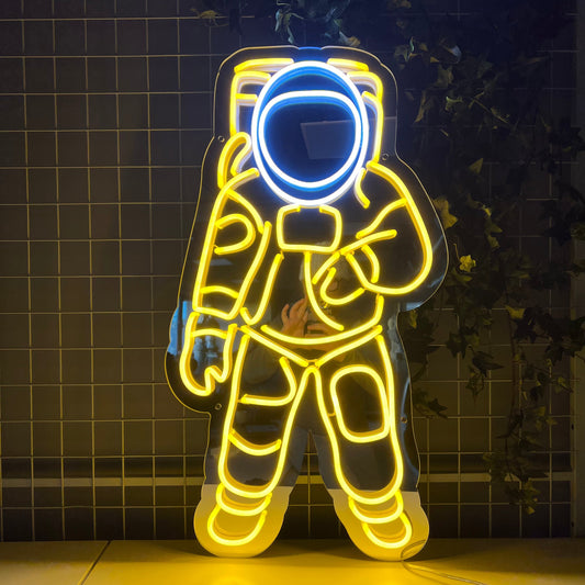 Neonskilt "SPACEMAN" Speil. Gold Yellow