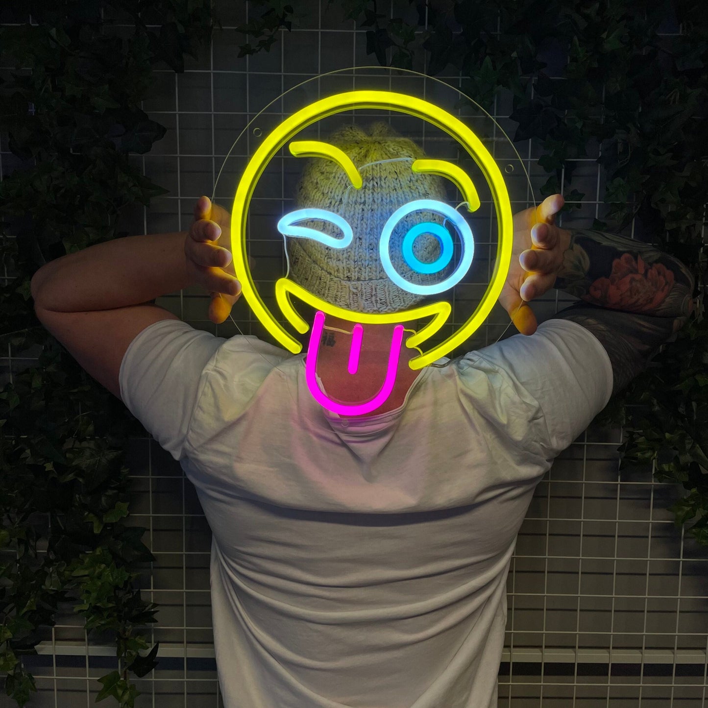 "Emoji" LED NEONSKILT. Smil. Bestilling!