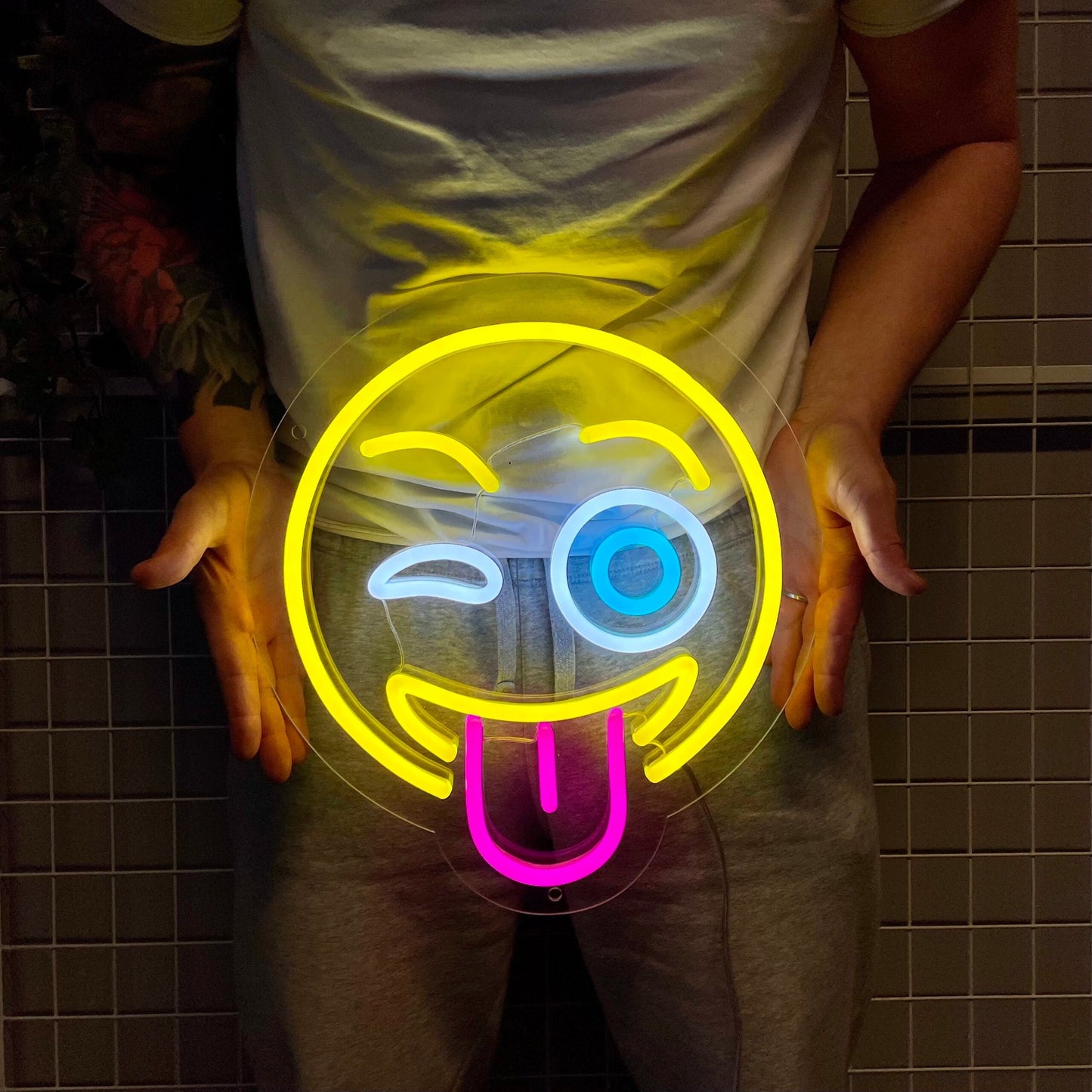 "Emoji" LED NEONSKILT. Smil. Bestilling!