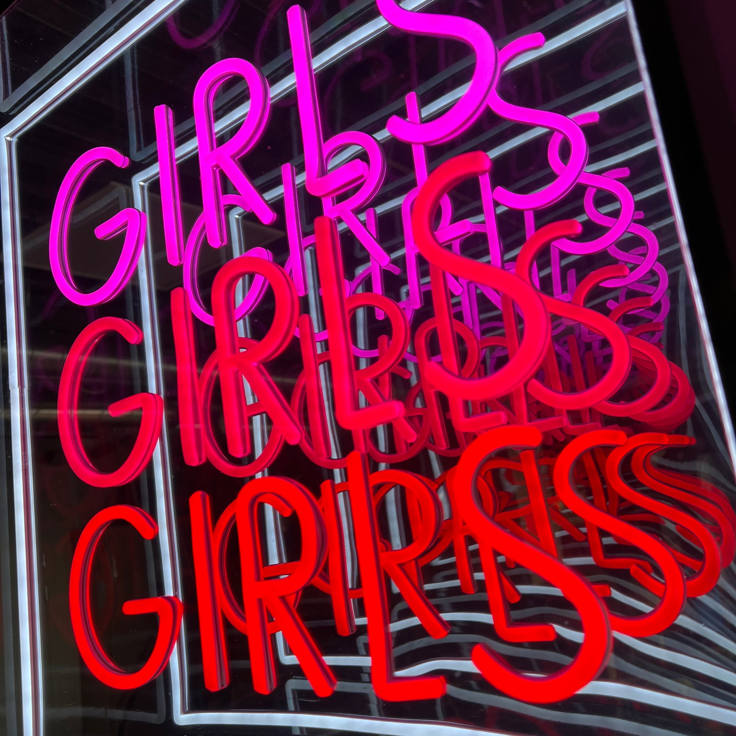 (GIRLS) LED NEONSKILT. infinite 3D