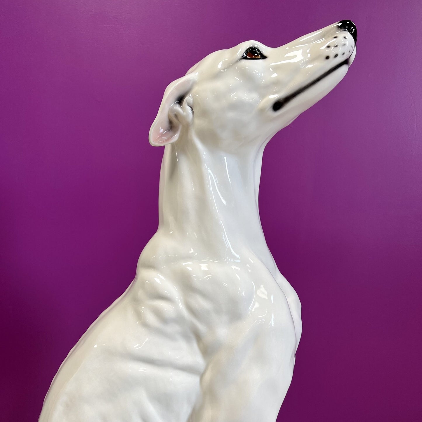 Porselen "Greyhound" XL 87 cm. Bestilling!