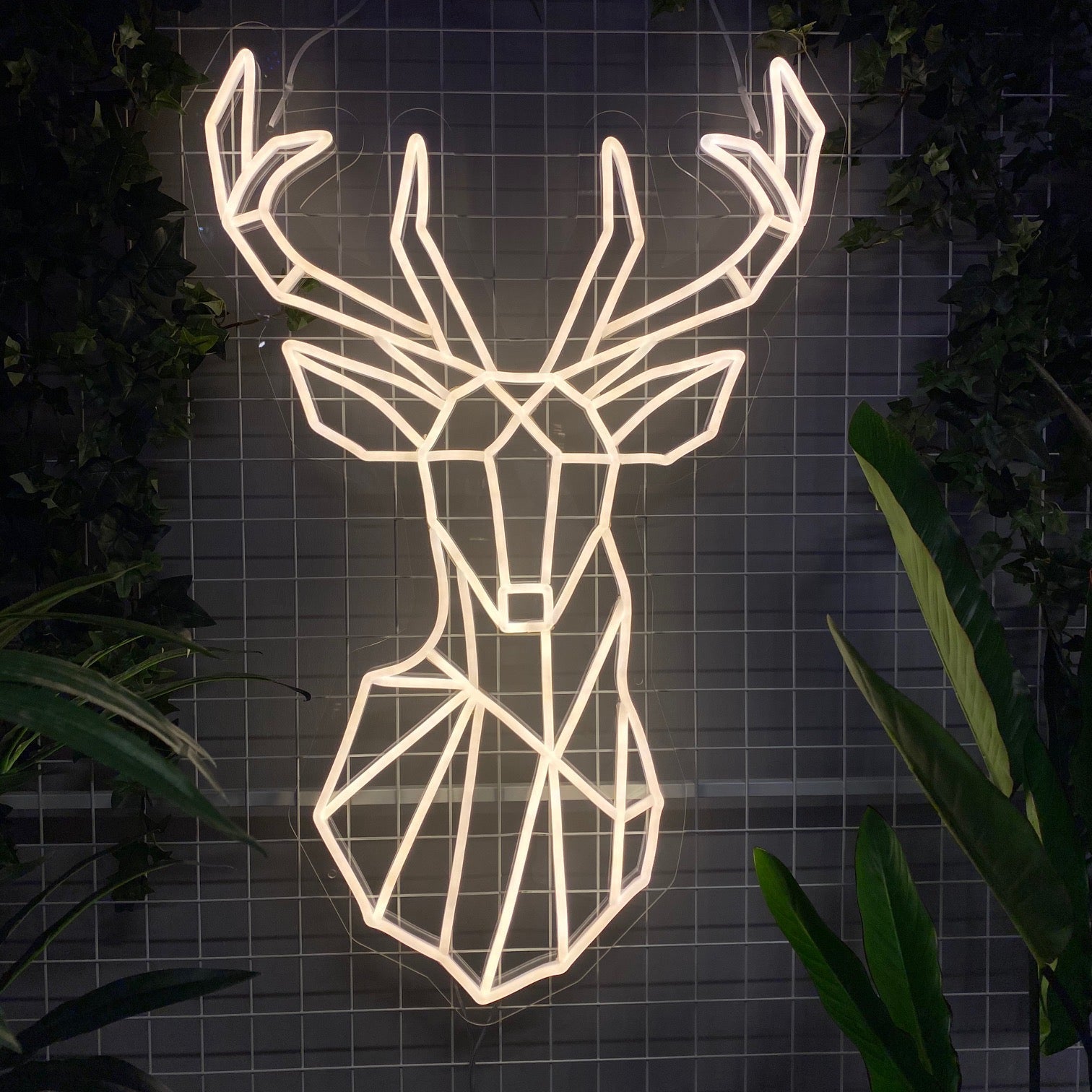 "RainDeer" LED NEONSKILT. Warm white. Bestilling!