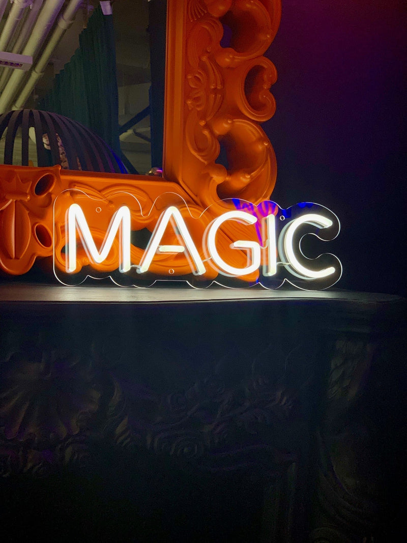 "MAGIC" 56x17cm. LED NEONSKILT.  Bestilling!