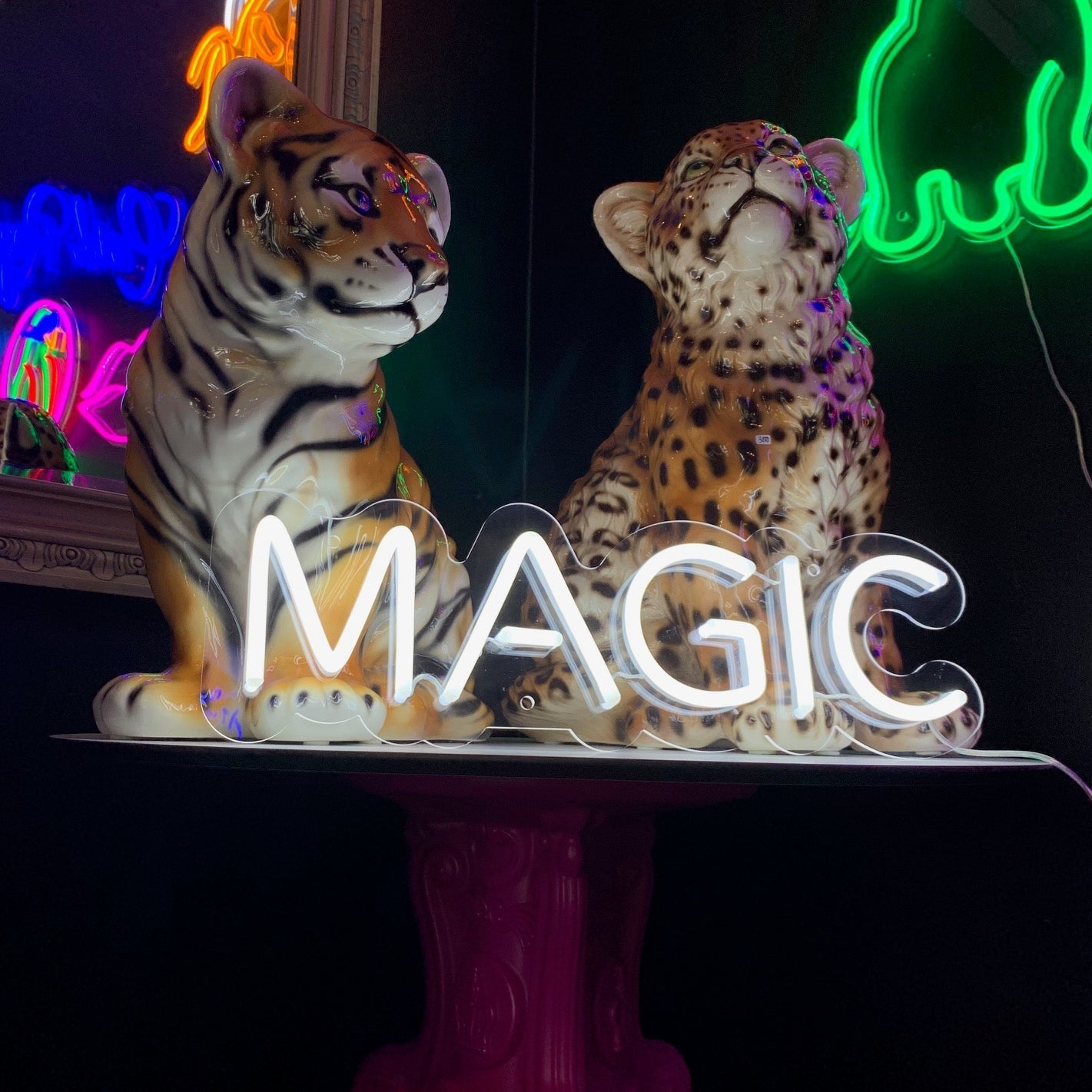 "MAGIC" 56x17cm. LED NEONSKILT.  Bestilling!