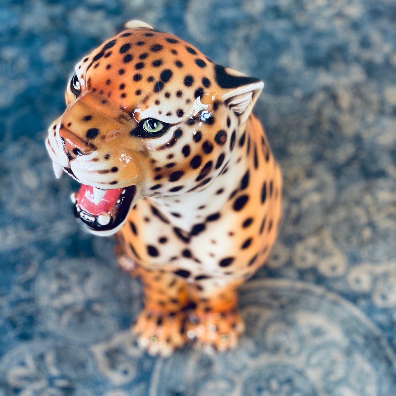 Porselen "Leopard" L 62 cm. Bestilling