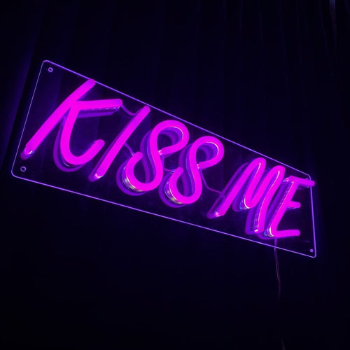 Led neonskilt "Kiss me" Bestilling