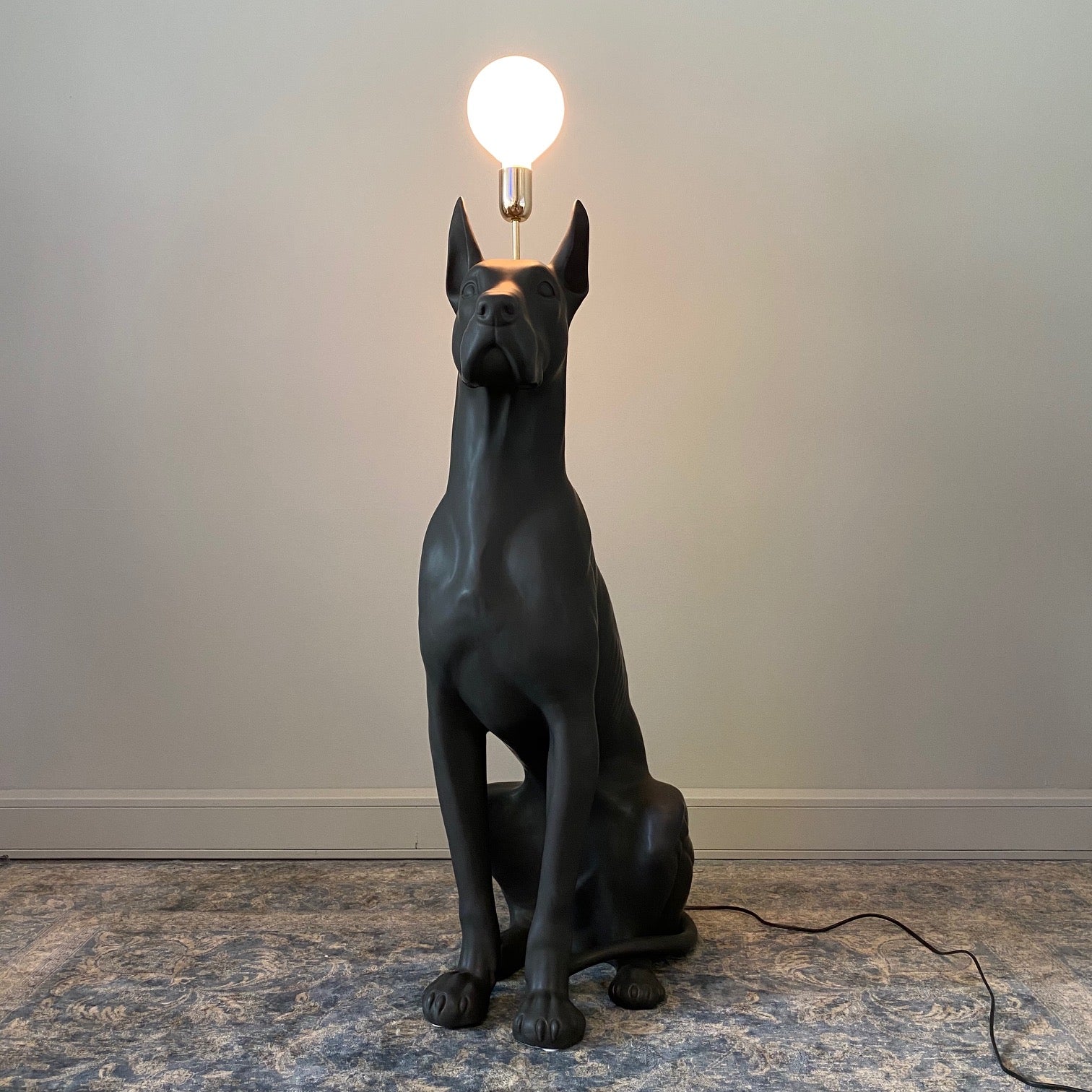 Lampe "Doberman" Porselen XXL