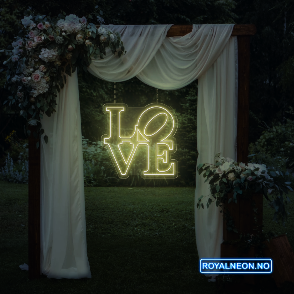 "LOVE" Led Neonskilt. Bestilling!